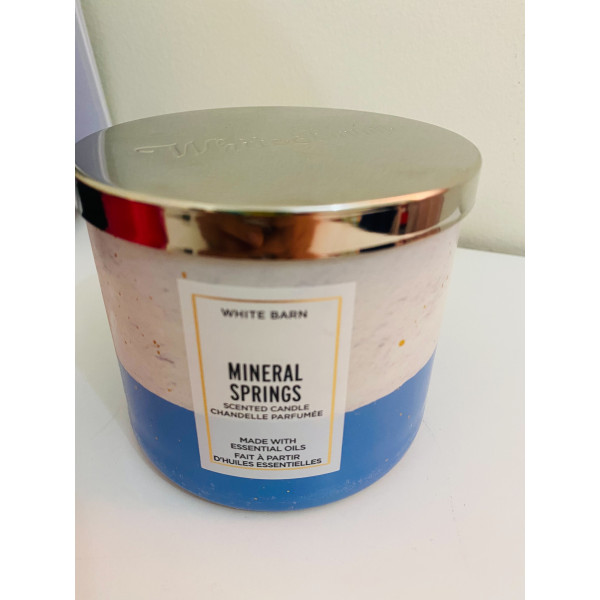 Bath and Body Works scented candle
